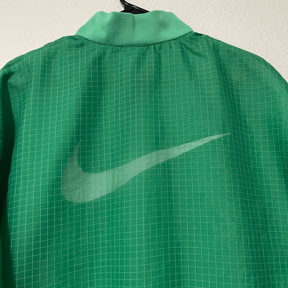 Nike sportswear essential woven varsity Green Sz. Large - Picture 13 of 14